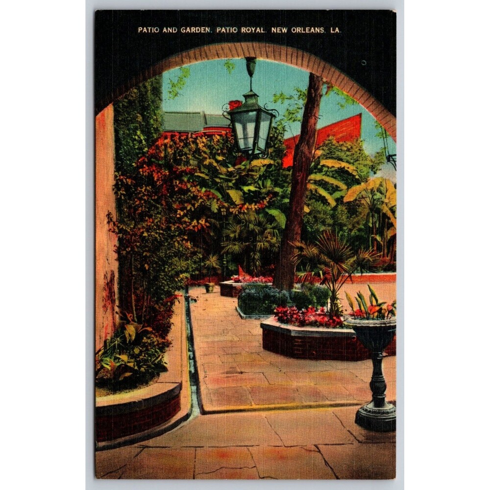Postcard Louisiana New Orleans Patio Royal and Garden Bank Paul Morphy c1940s LA